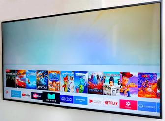 Продам 4K UHD Smart TV Samsung с диагональю 140 см