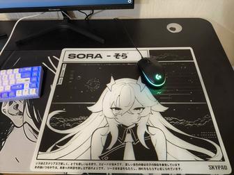 Продам стеклянный коврик для мыши