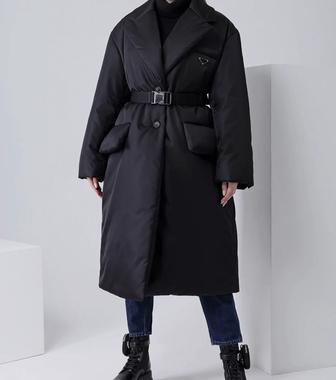 Продам пуховик Prada (без капюшона)
