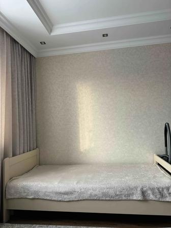 Односпальная кровать с матрасом