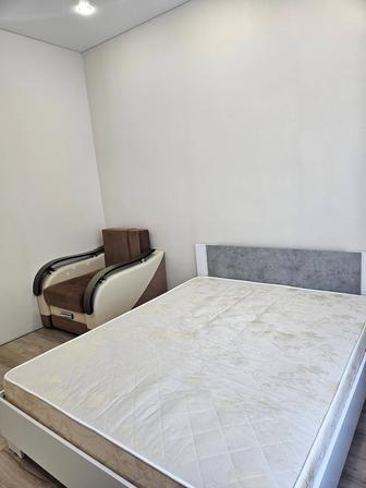 Кровать с матрасом