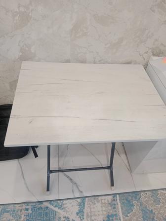 Продам парта легко собирается
