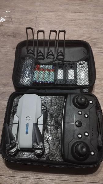 Дрон с двойной камерой E88