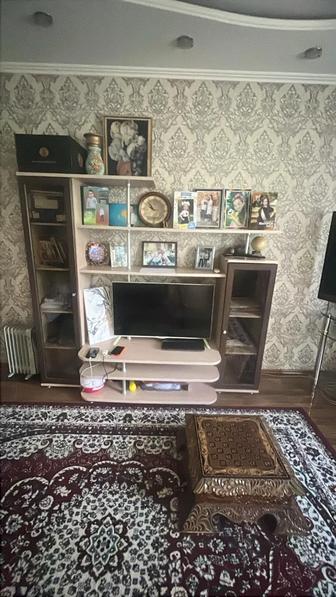 Продам в гостиную стенку