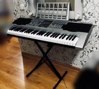 Синтезатор со стойкой