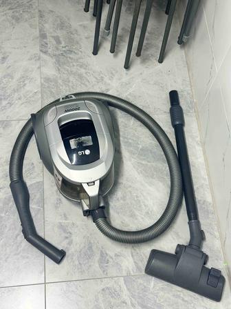 Продам пылесос LG