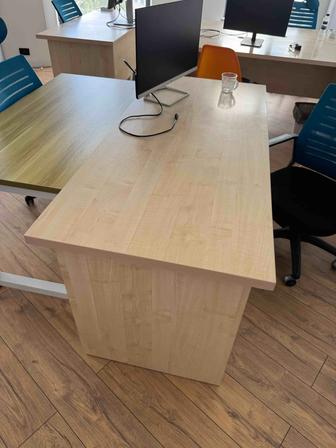 Продам столы 4 штуки
