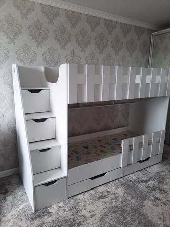 Продам двухъярусный детский кровать