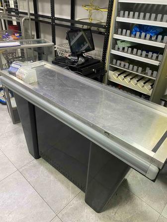 Кассовый столик