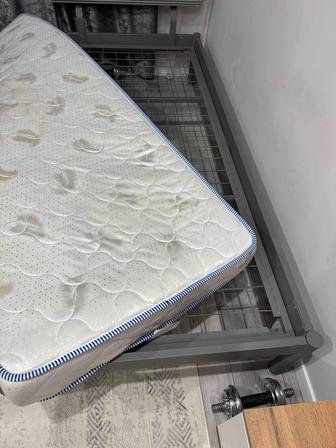 2 односпальные кровати с матрасом