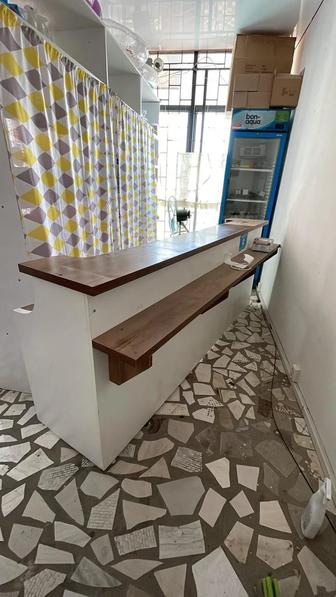 Продается стол для ресепшна или для кассы