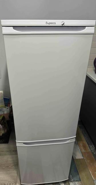 Продается б/у холодильник