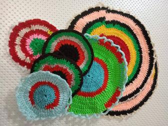 Подставка вязаная