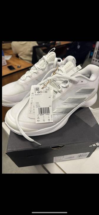 Кроссовки для тенниса Adidas