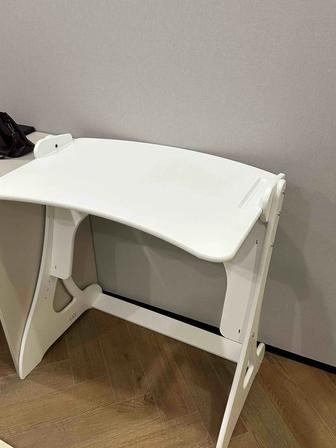 Продам детский стол