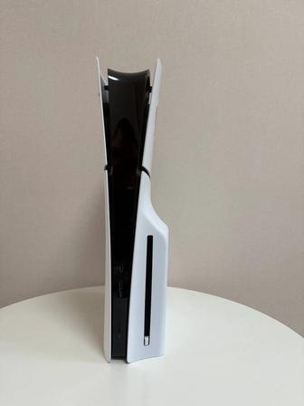 PlayStation 5 Slim c дисковод и 2 геймпадами