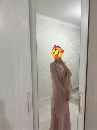 Продам платье размер 42-44 цена договорная