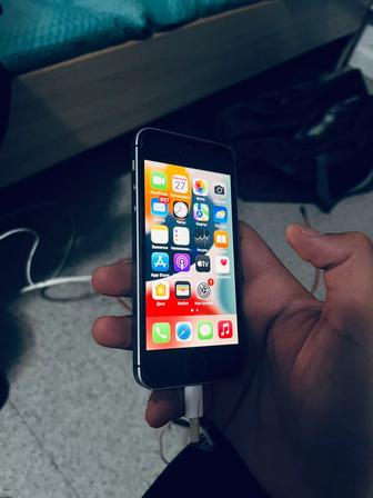 продам iPhone se 2016