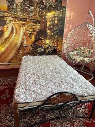 Кровать с матрасом односпальная