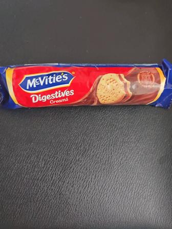 Печенье с шоколадной прослойкой