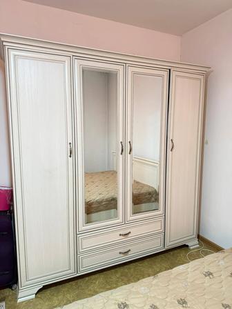 Продам мебельный комплект