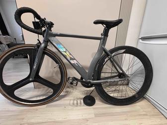 Продам шоссейный велосипед срочно