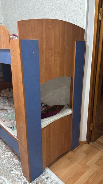 Продам двухъярусную кровать