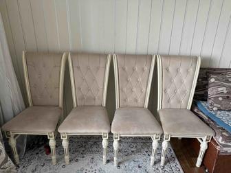 Продаю стол с 8 стульями