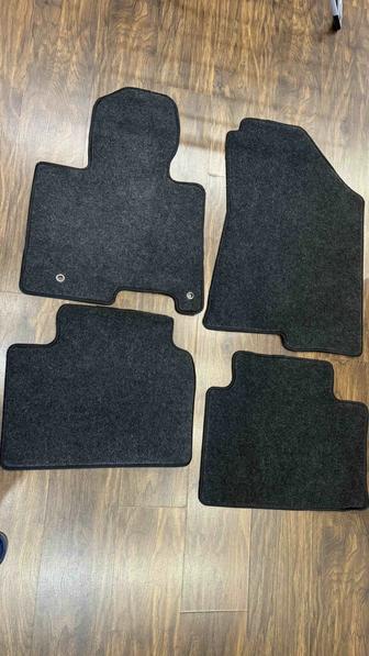 Продам комплект ковриков ворсовых Hyundai Tucson