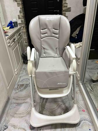 Продам десткий столик для кормления skillmax