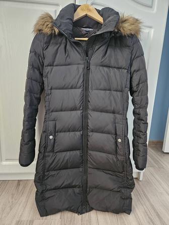 Продам женскую зимнюю куртку Tommy Hilfiger, размер XS-S, куртка в отличном