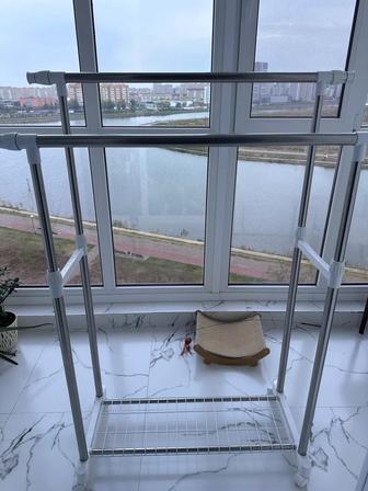 Продам напольную вешалку