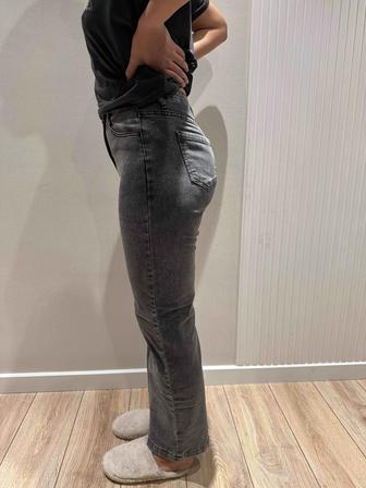 Продам джинсы