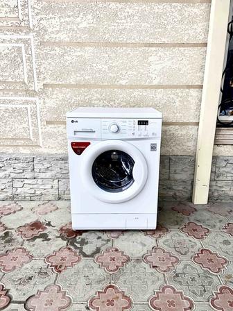 Продам стиральную машинку