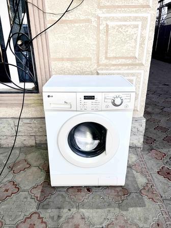 Продам стиральную машинку