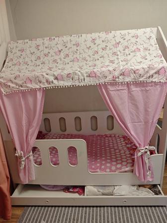 Продам белую детскую кровать-домик