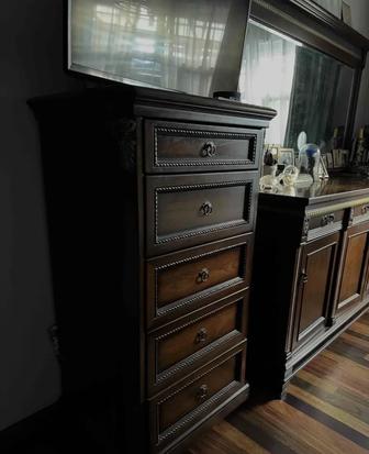 Комод деревянный с тумбочкой