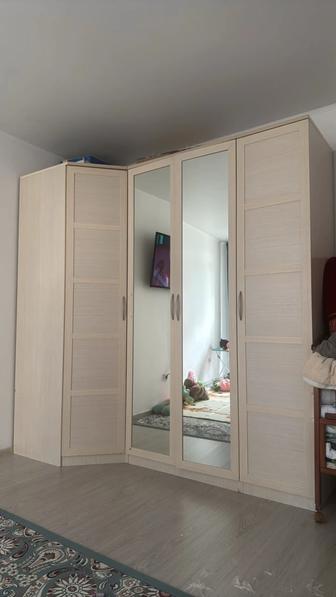 Шкаф большой вместительный