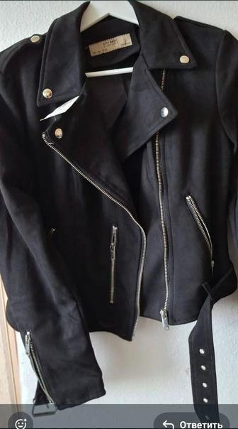 Женская куртка ( Ветровка)