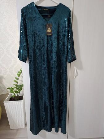 Продам платья блестящие 50 размер