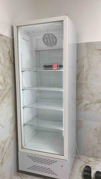 Витринный холодильник