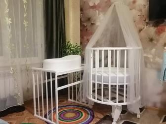 Продам детскую кроватку-трансформер(подарок бортики и мобиль)