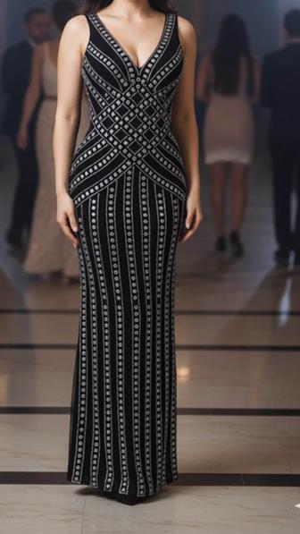 Продам платье,красиво подчеркивает фигуру