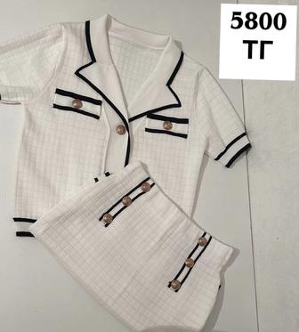 Двойка футболка и юбка