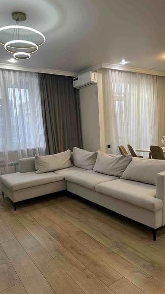 Продам угловой диван 2/3