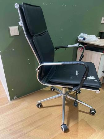 Продам офисное кресло