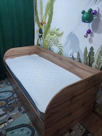 Продам кровать 1.5