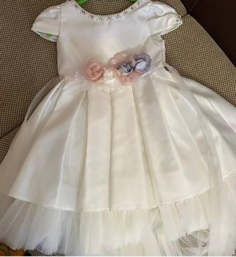 Продам праздничное платье для девочки