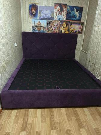 Большой кровать