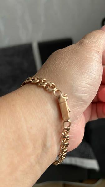 Золотая браслет